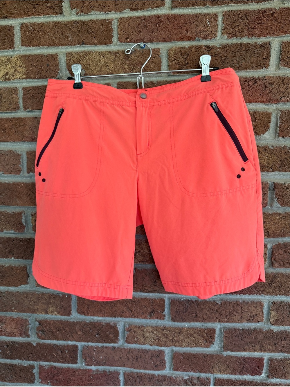 Title Nine Coral Zip Pocket Active Shorts. Size 8.